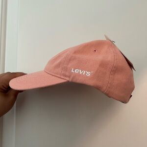 NWT • LEVI’S • Peachy pink baseball hat/cap